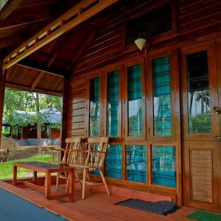 Royal Wooden Villa Mananthavady Ngoại thất bức ảnh